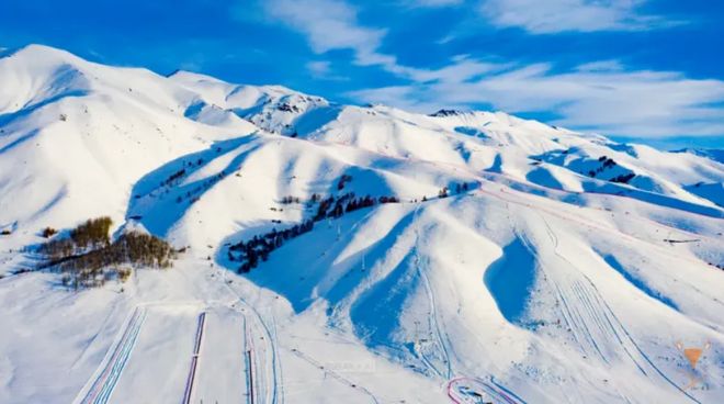 ！新疆阿勒泰两大滑雪场开炮造雪j9九游会网址是什么新雪季来了(图3)
