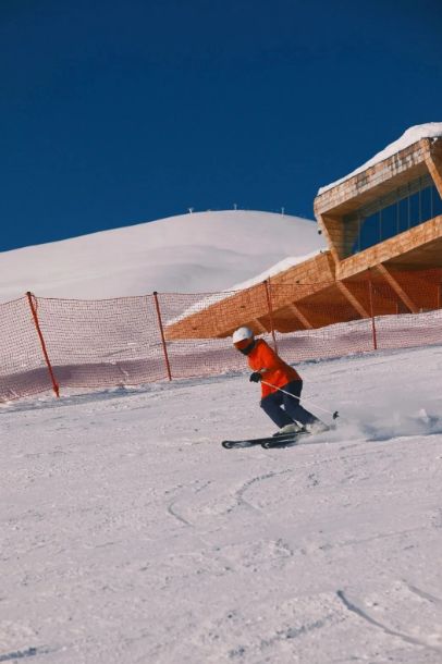 ！新疆阿勒泰两大滑雪场开炮造雪j9九游会网址是什么新雪季来了(图4)