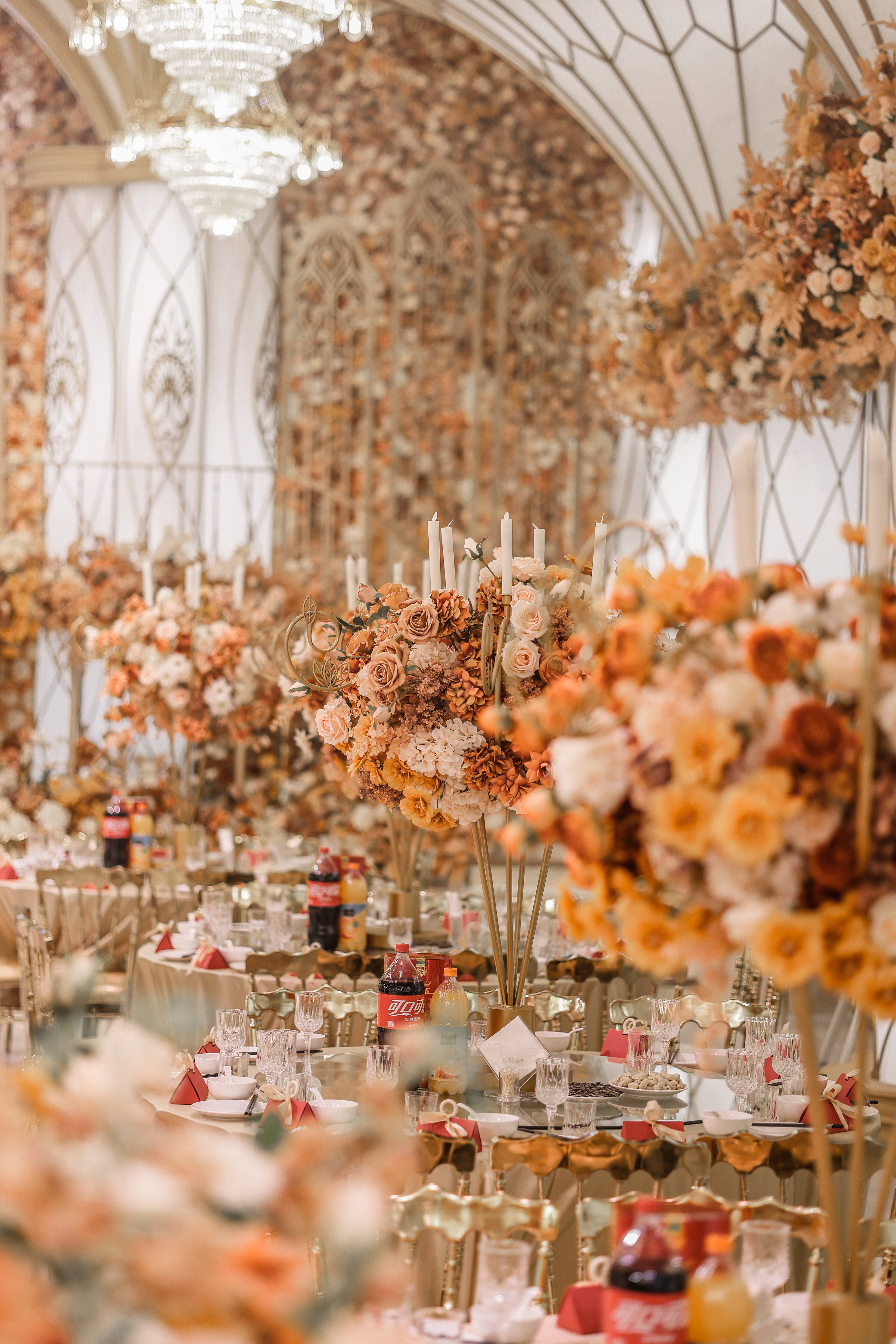 的婚礼殿堂女王般的出嫁j9九游会登录古堡风格(图2)